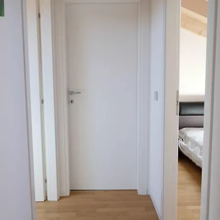 Marina Village شقة