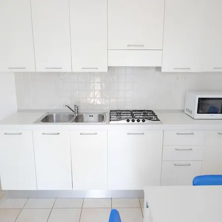 Marina Village * ليدو دي يسولو