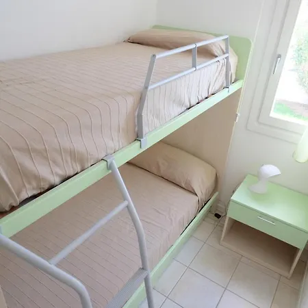 Marina Village شقة