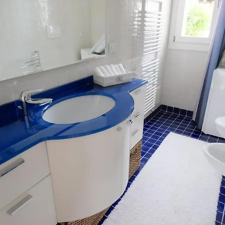 Marina Village شقة ليدو دي يسولو